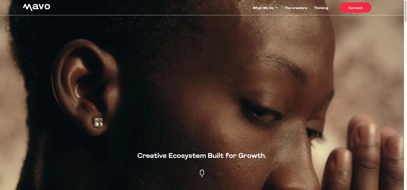Portada de themavogroup.com: video a pantalla completa con el titular «Creative Ecosystem Built for Growth» y la barra de navegación de Mavo