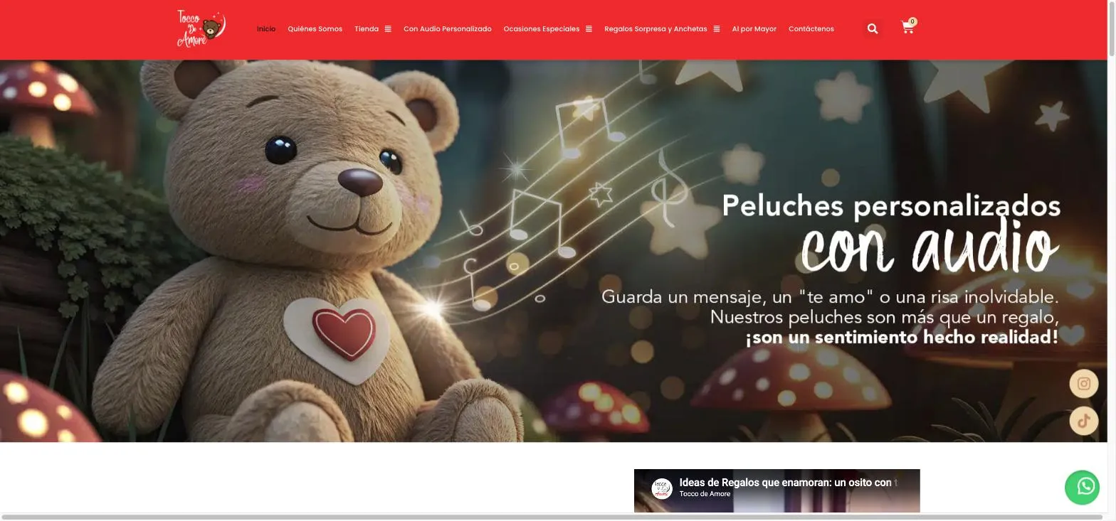 Portada de la tienda Tocco de Amore: un oso de peluche con un corazón y el titular «Peluches personalizados con audio»