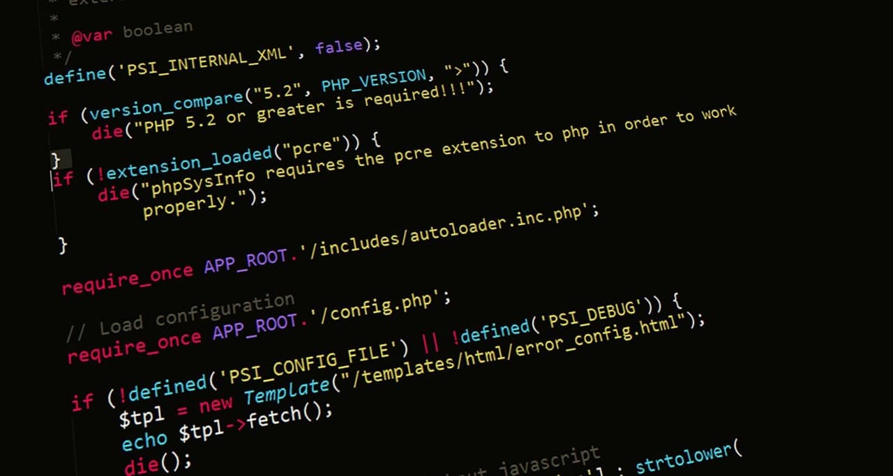 Código PHP en la pantalla de un computador, el lenguaje afectado por la vulnerabilidad PHP2Shell